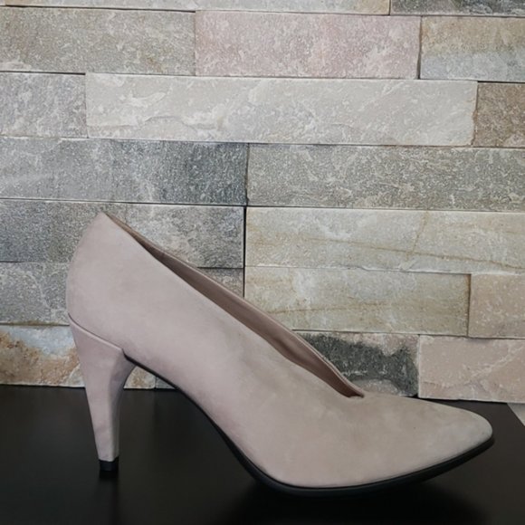 Ecco Women's Cream Heels - Picture 9 of 11